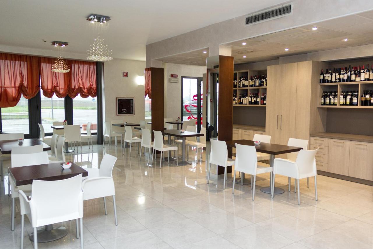 Hotel Don Camillo Brescello Εξωτερικό φωτογραφία